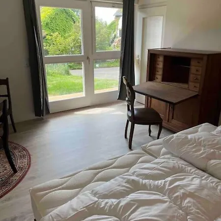 Schoene Mit Balkon *