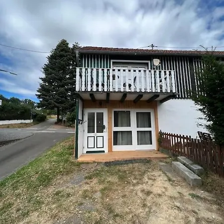 Schoene Mit Balkon 別荘