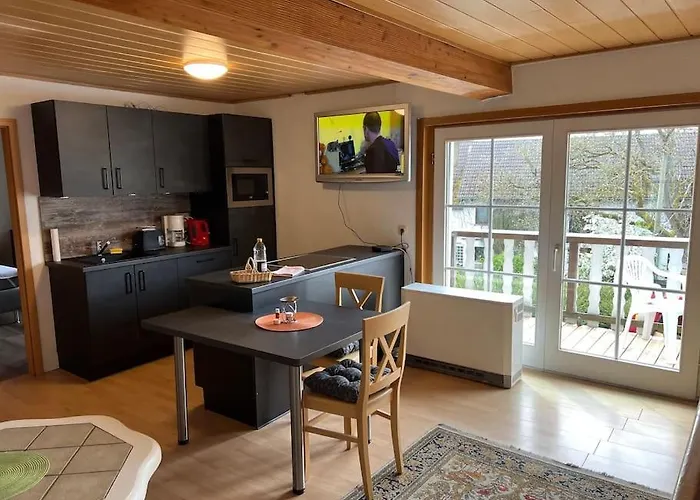 Schoene Mit Balkon Semesterbostad