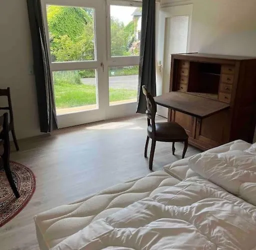 Schoene Mit Balkon *