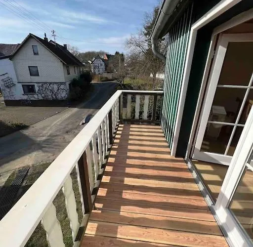 Schoene Mit Balkon Semesterbostad *